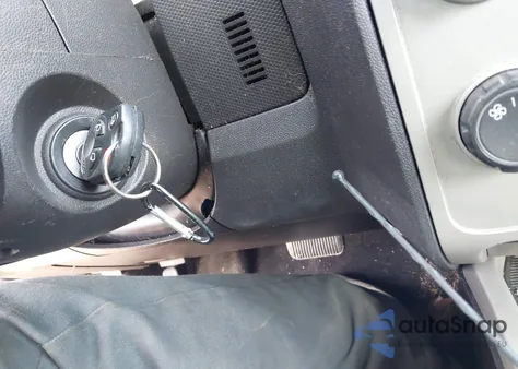 2010 Ford Escape Xlt z USA, uszkodzony, nr VIN 1FMCU9D71AKC60423